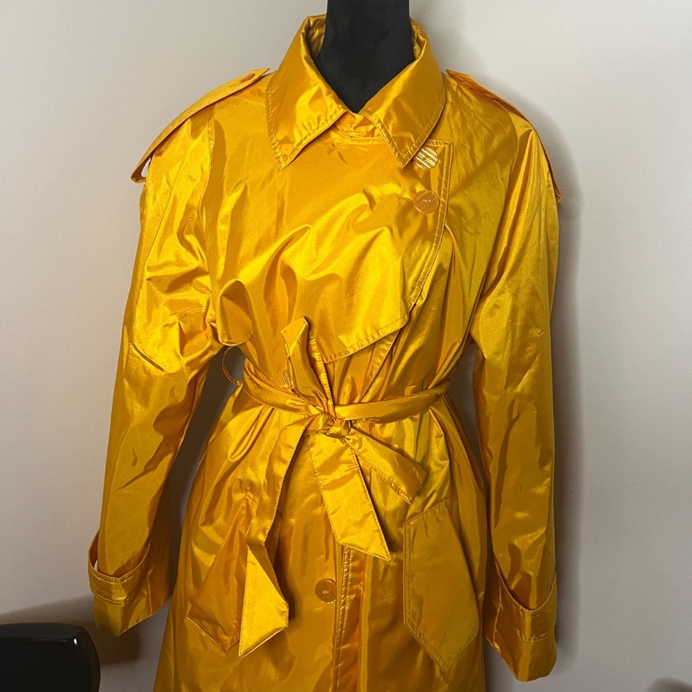 Vintage WeatherWise Yellow Trench Coat ✨